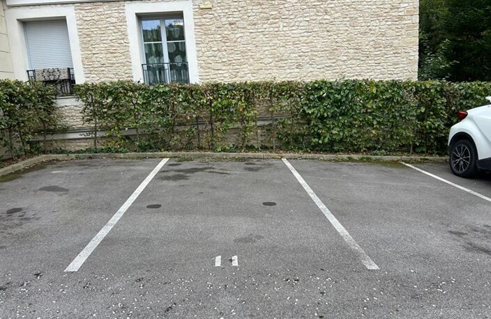 Place de parking Bièvres — photo 2