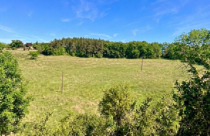Loupiac  (46350) Propriété de caractère du XIXe siècle: Ancien corps de ferme en pierre, 293 m², 8 chambres, avec gîte indépendant, dépendances et plus de 2,5 hectares — photo 5