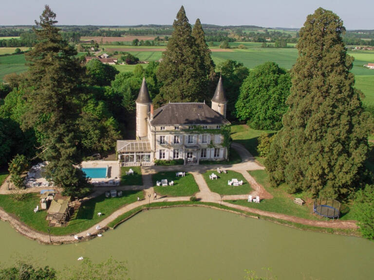 Château XVIII sur 4 Ha 50  de parc clos — photo 1