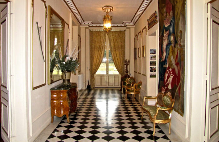 Château XVIII sur 4 Ha 50  de parc clos — photo 3