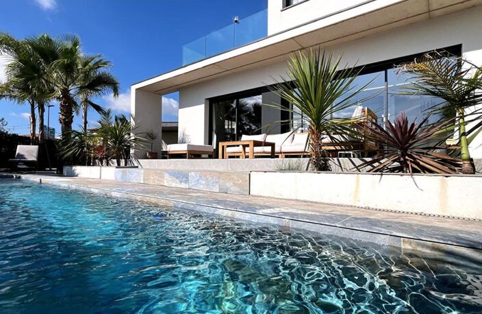 Incroyable villa de prestige contemporaine de 150 m2  sur un terrain 3 faces avec piscine sans vis-à-vis  dans un secteur prisé — photo 3