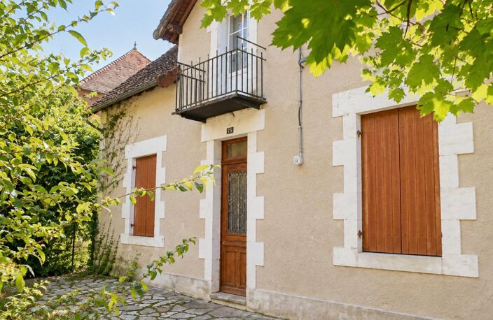 46300: Souillac centre-ville | Maison en pierre 107 m² avec jardin de 1 050 m² | Fort potentiel locatif - 4 pièce(s) , 3 chambres, 2 salles d'eau- — photo 2