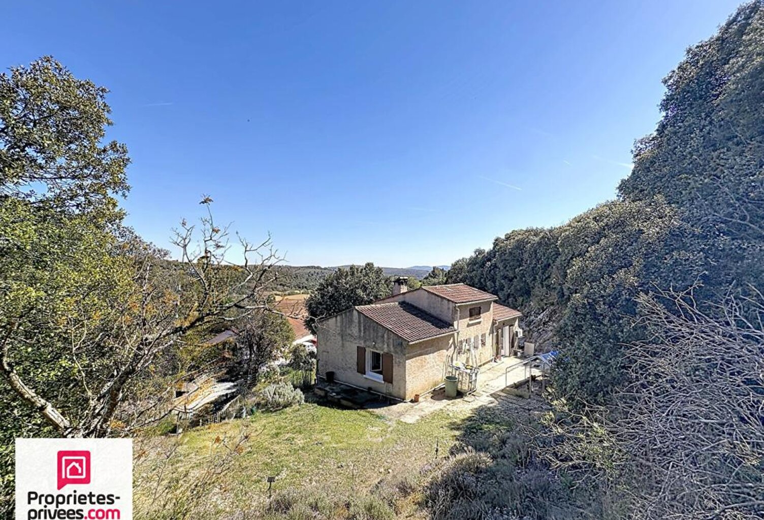 Villa avec grand garage sur 2360 m² de terrain divisible — photo 1