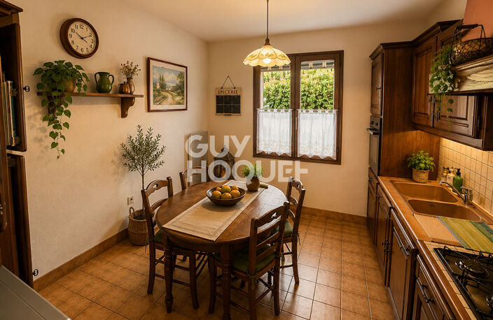Proximité et vue sur  village d'Antraigues-Asperjoc — photo 2