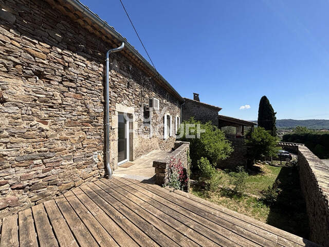 Maison en pierre de 160 m² avec revenu locatif  + terrain constructible — photo du bien