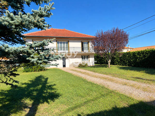 Maison à fort potentiel à Saint Bonnet de Mure sur 1 000m² de terrain. — photo du bien
