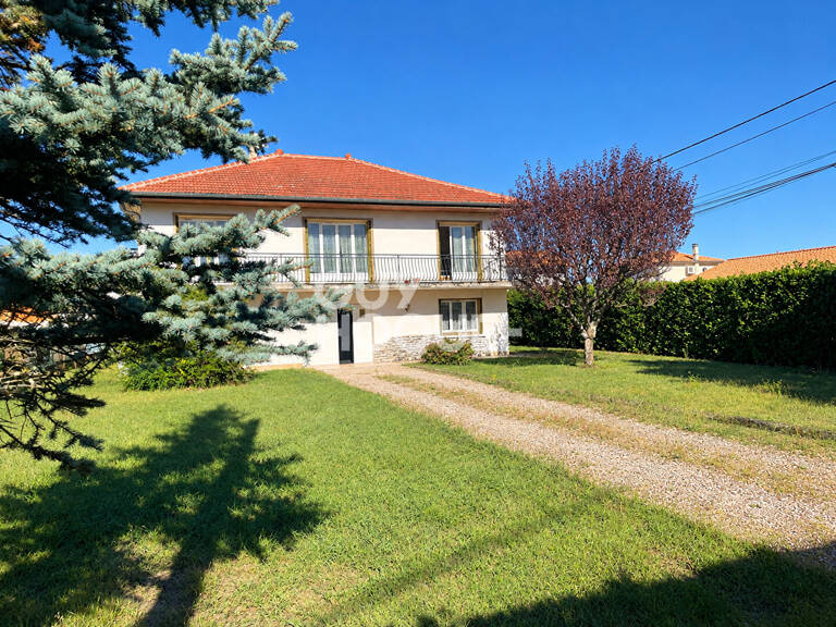 Maison à fort potentiel à Saint Bonnet de Mure sur 1 000m² de terrain. — photo 1