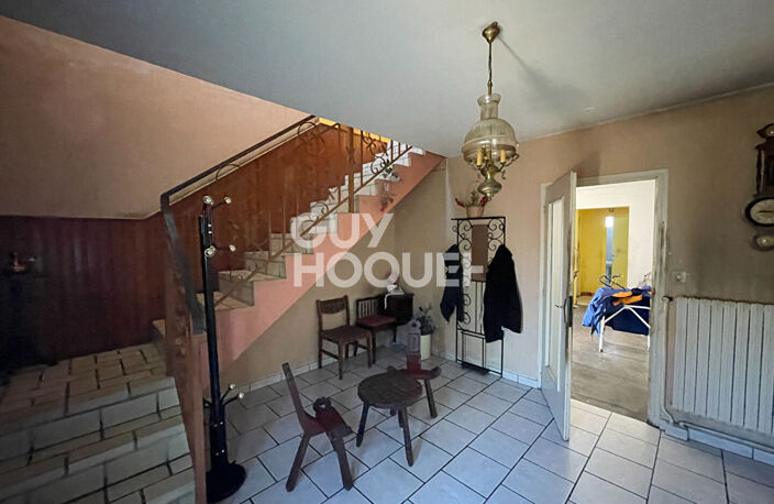 Maison à fort potentiel à Saint Bonnet de Mure sur 1 000m² de terrain. — photo 2