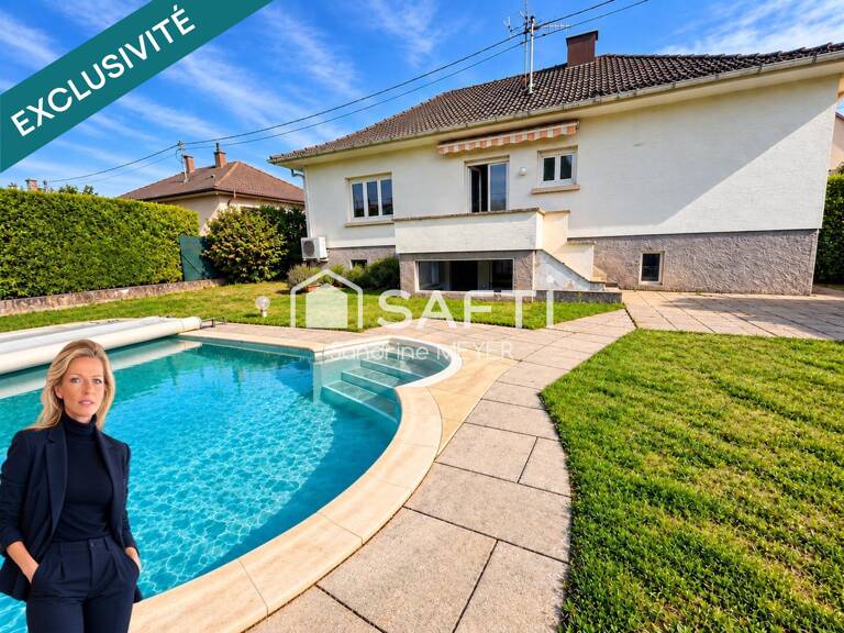 Maison plain-pied 105m², sous-sol, jardin, piscine — photo 1