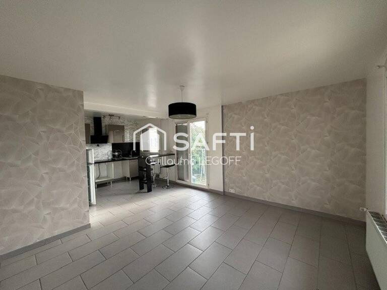 Appartement F2 avec balcons et cave — photo 1