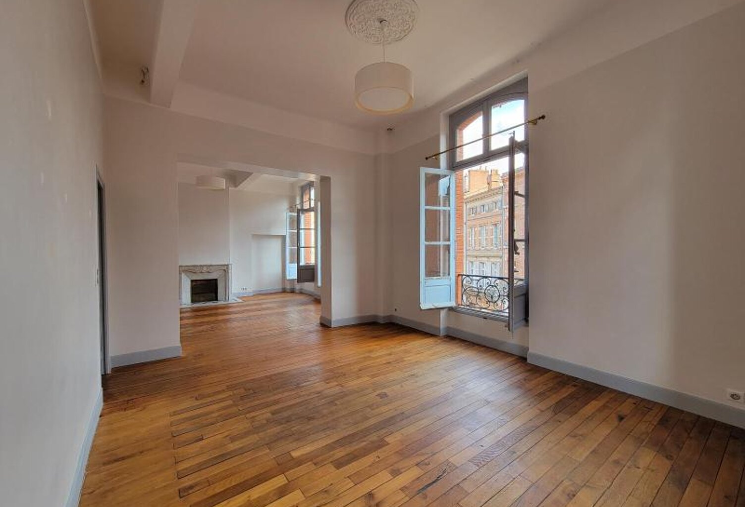 Location appartement 3 pièces 125 m² à Toulouse (31000) — photo 1