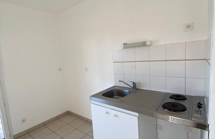 Location appartement 1 pièce 30 m² à Perpignan (66000) — photo 3