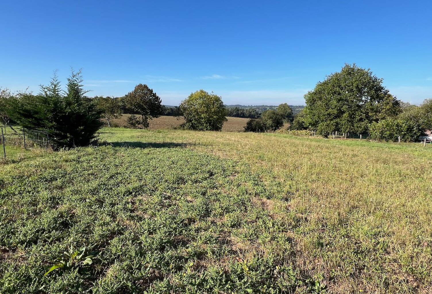 Vue dégagée sur la campagne pour ce terrain à bâtir - LA REORTHE 85210 — photo 1