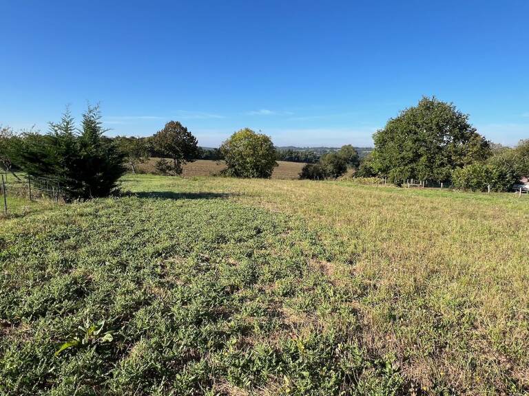Vue dégagée sur la campagne pour ce terrain à bâtir - LA REORTHE 85210 — photo 1