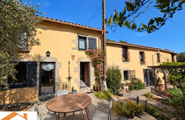 Vente maison 7 pièces 233 m² Les Lucs-sur-Boulogne (85170) — photo 2
