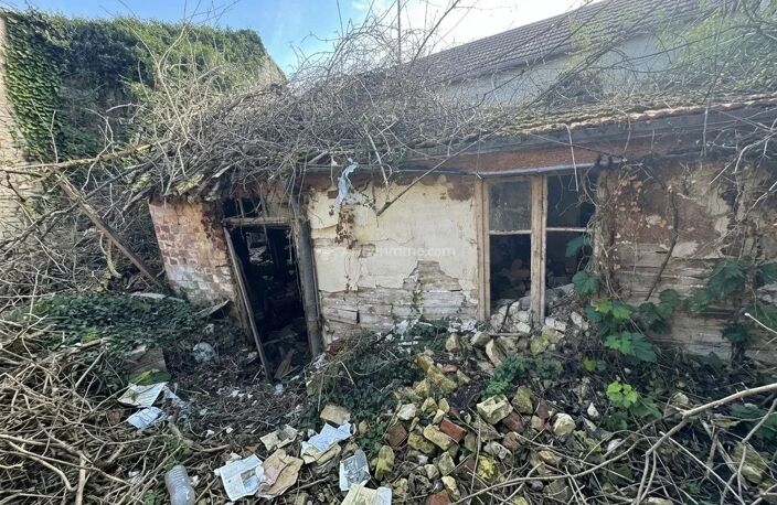 NEUFCHÂTEAU – MAISON À FORT POTENTIEL À RÉNOVER ENTIÈREMENT ! — photo 3