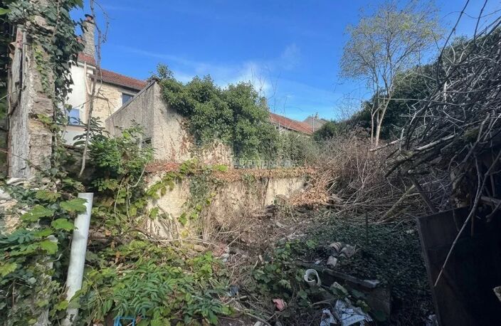 NEUFCHÂTEAU – MAISON À FORT POTENTIEL À RÉNOVER ENTIÈREMENT ! — photo 4