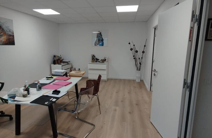 Bureau / Local professionel / Local commercial — photo 3