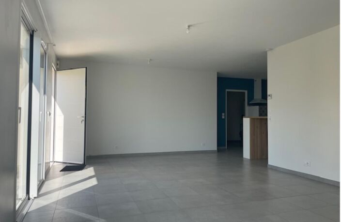 Location maison 4 pièces 100 m² à Lestiac-sur-Garonne (33550) — photo 3