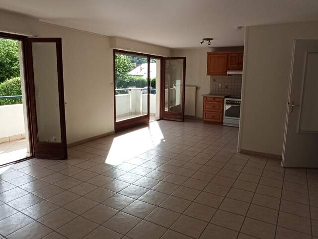 Appartement T4 avec grand séjour et terrasse centre Saint-Jorioz — photo du bien