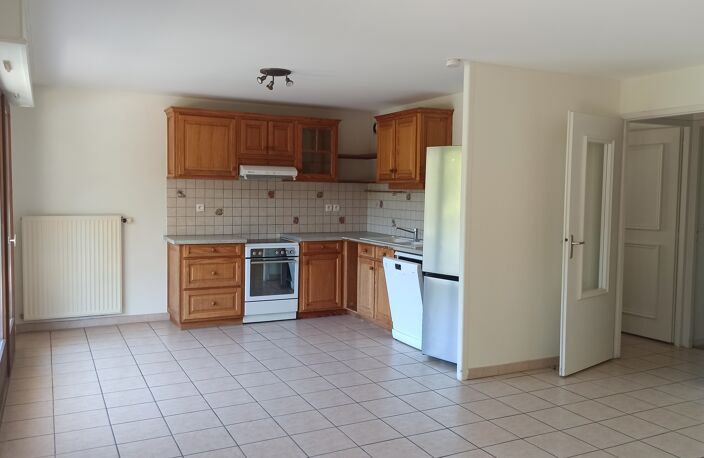Appartement T4 avec grand séjour et terrasse centre Saint-Jorioz — photo 4