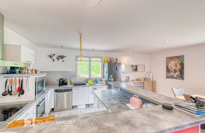 Location maison  81 m² à Neuville-sur-Ain (01160) — photo 3