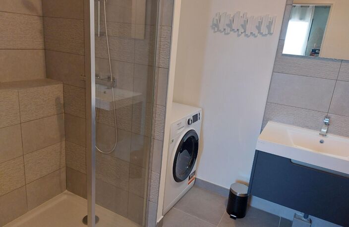 Location appartement 2 pièces 47 m² à Lyon 9 (69009) — photo 4