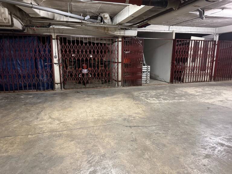 GARAGE — photo 1