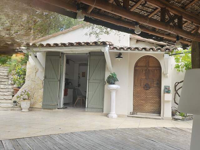 NICE (Rimiez) Maison de charme sur 2 565 m² de terrain paysager — photo du bien