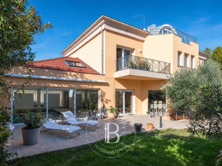 MONTCHAT - Maison de 431,65 m² - Piscine intérieure - Jardin - Garage — photo 1