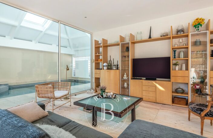 MONTCHAT - Maison de 431,65 m² - Piscine intérieure - Jardin - Garage — photo 5