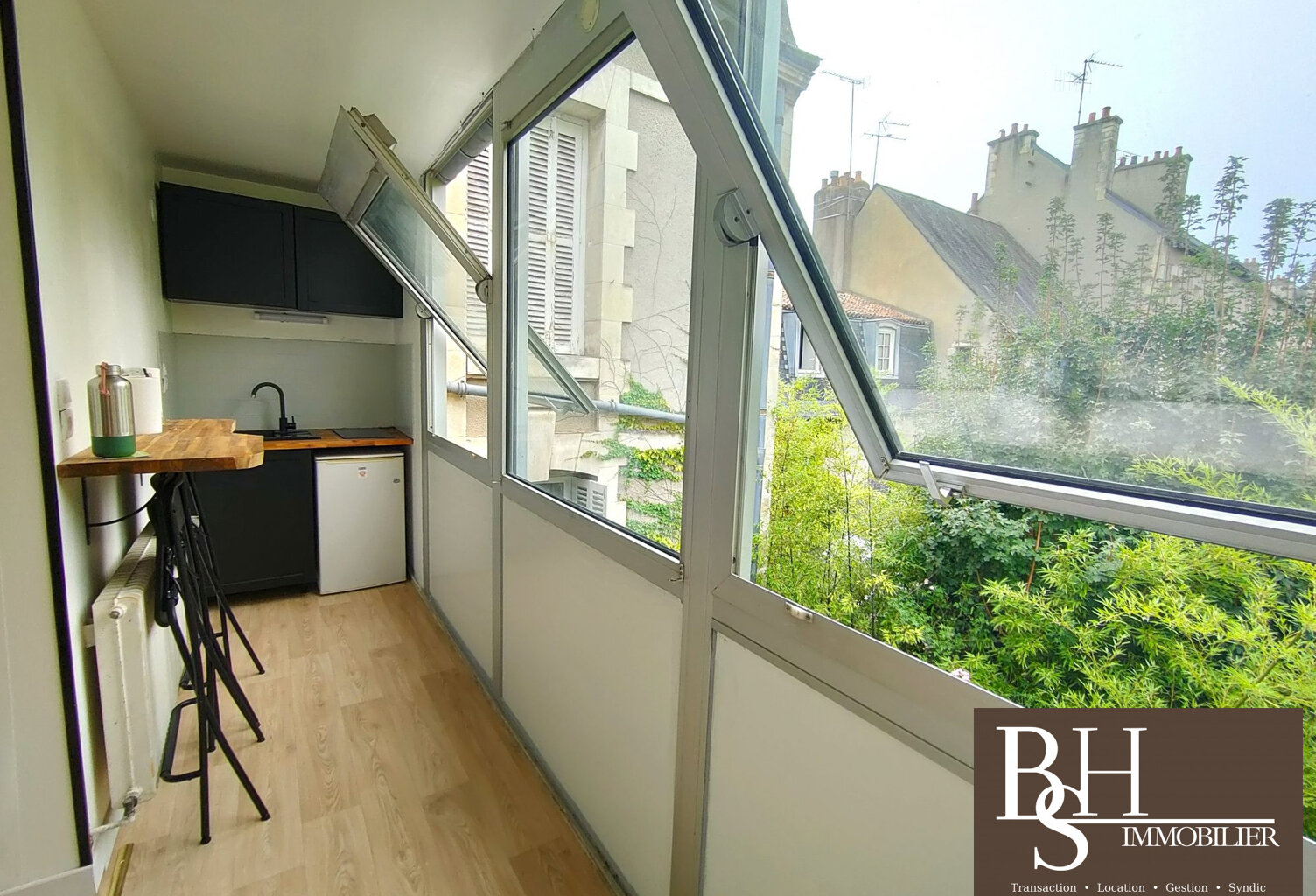 POITIERS PLATEAU - Studio de 15,68m² avec cave idéalement situ — photo 1