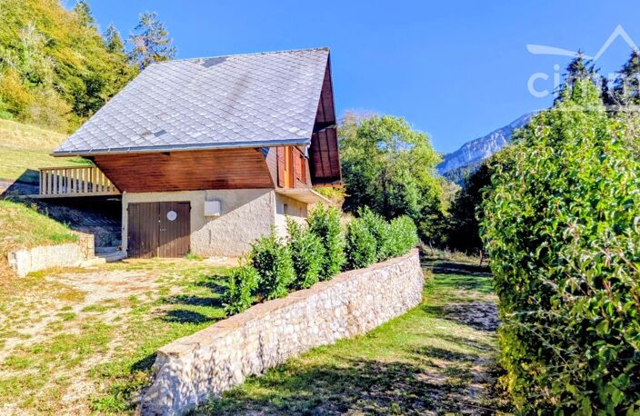 CHALET INDÉPENDANT EN IMPASSE – VUE CHARTREUSE — photo 3
