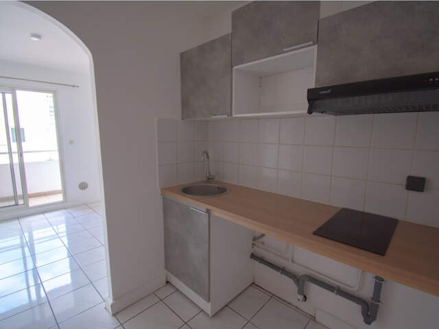 Studio nu avec balcon à louer de 23.45 m2 secteur Sainte-Clo — photo du bien