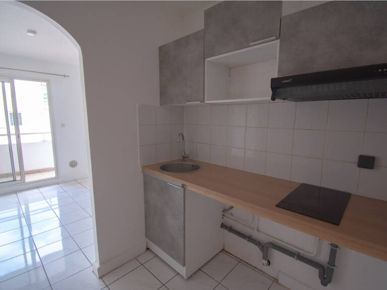 Studio nu avec balcon à louer de 23.45 m2 secteur Sainte-Clo — photo 1