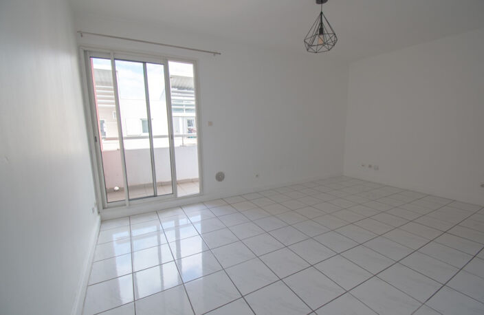 Studio nu avec balcon à louer de 23.45 m2 secteur Sainte-Clo — photo 2
