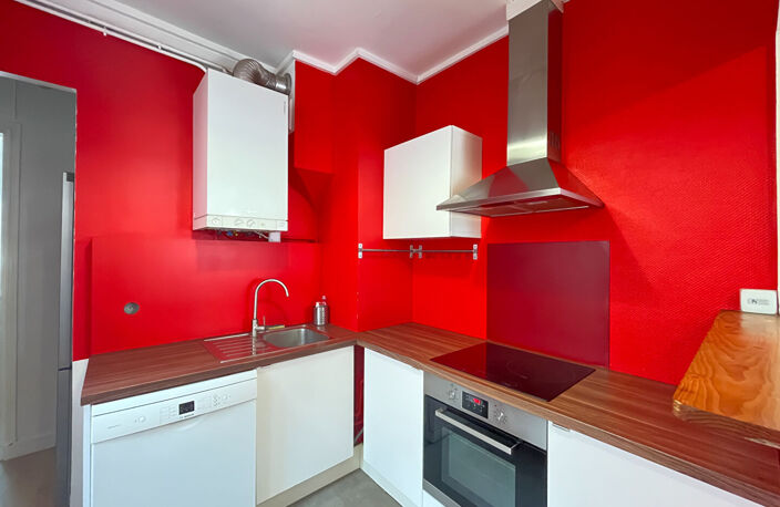 APPARTEMENT T3  53M² MEUBLE - BOULEVARD DE LA PAIX — photo 3