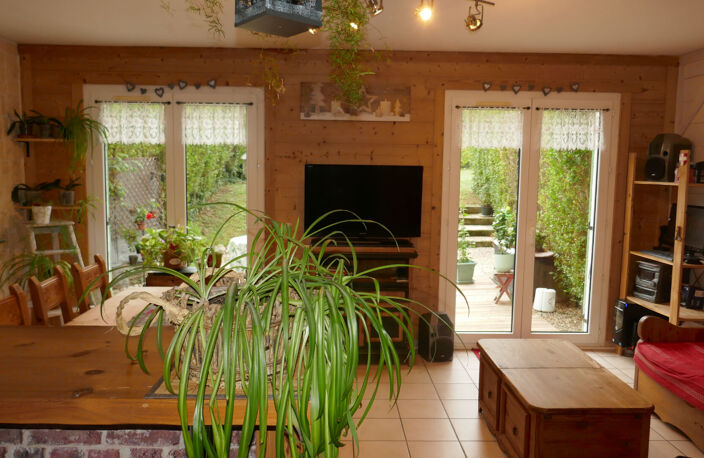 DUINGT. APPARTEMENT DUPLEX AVEC JARDIN ET GARAGE — photo 2