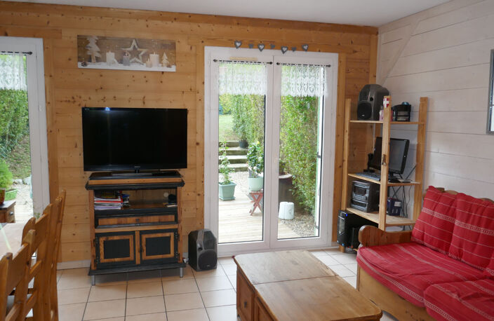 DUINGT. APPARTEMENT DUPLEX AVEC JARDIN ET GARAGE — photo 4