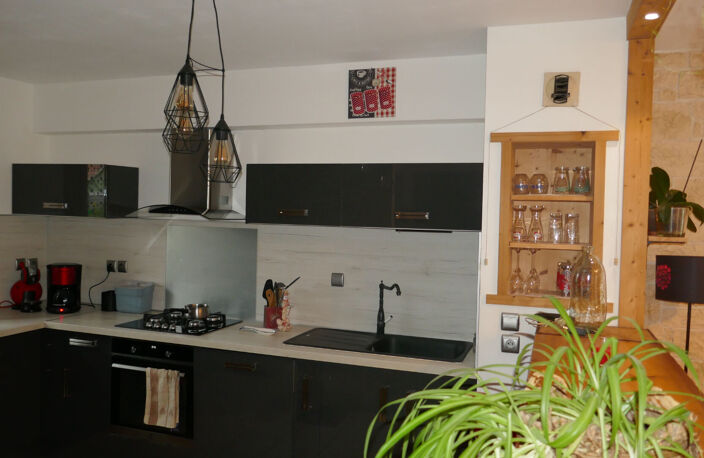 DUINGT. APPARTEMENT DUPLEX AVEC JARDIN ET GARAGE — photo 5