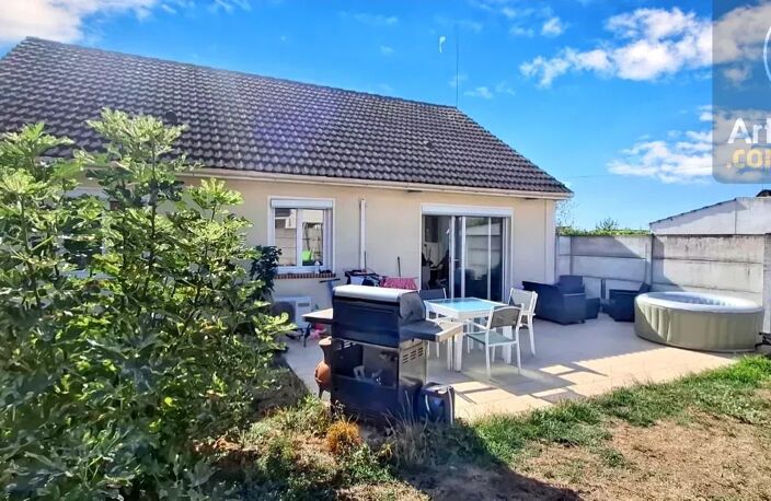 Pavillon de plain-pied 4 pièces avec jardin et cour – Villorceau — photo 2