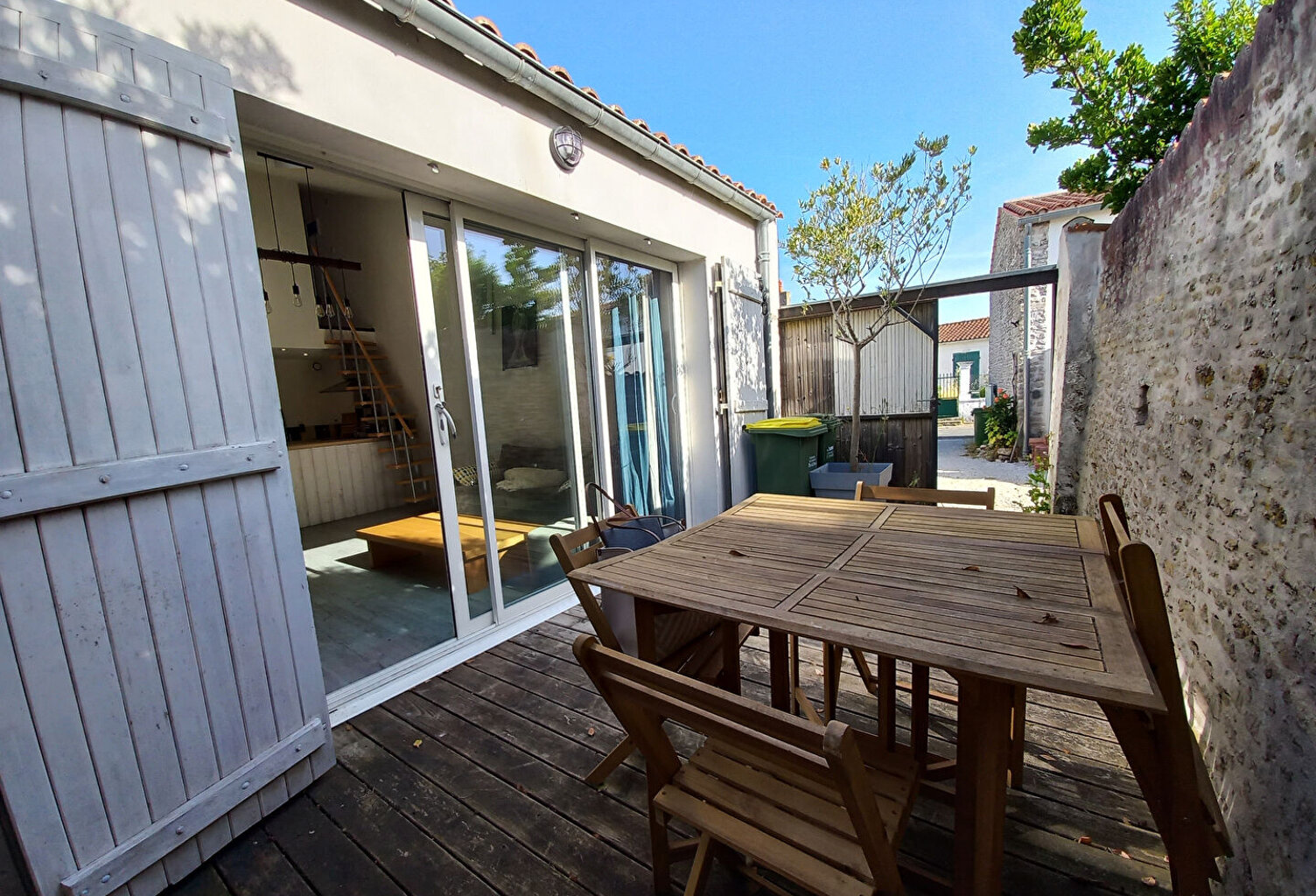 Ancien chai rénové de 57 m² avec patio : charme et authenticité ! — photo 1