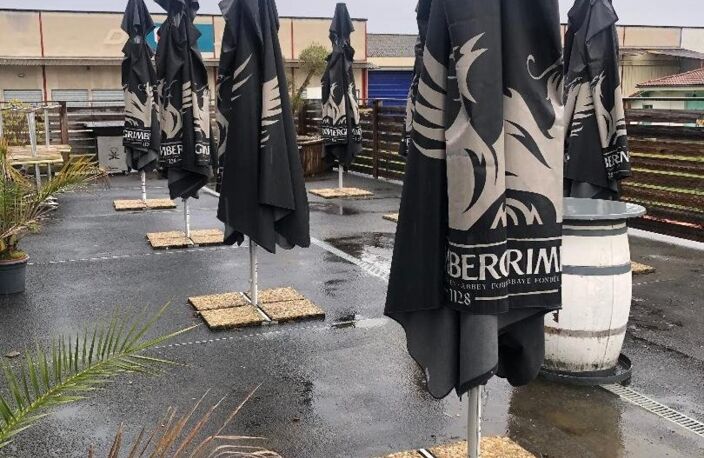 Restaurant avec terrasse extérieure et parking — photo 3
