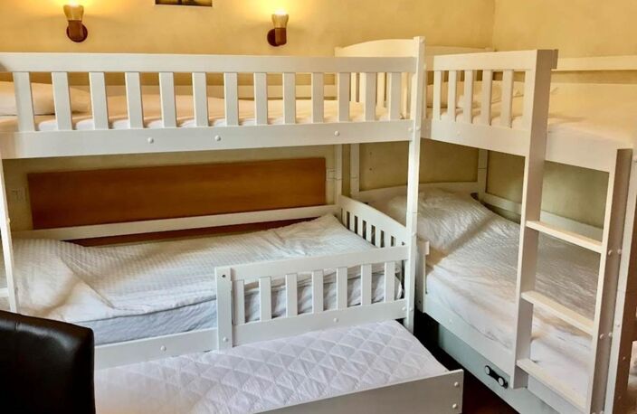 Actif immobilier rare en station thermale dynamique, alliant charme, rentabilité et fort potentiel de valorisation. — photo 4