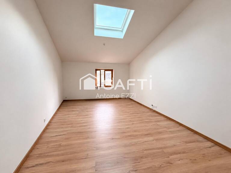 Maison de village rénovée de 80 m² au cœur du centre historique — photo 1