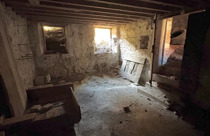 GRANGE AVEC COUR À PARFONDRU (02) — photo 3