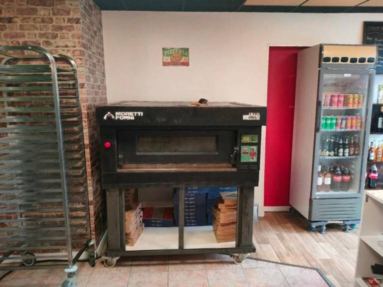 Fonds de commerce de pizzas à emporter — photo 1