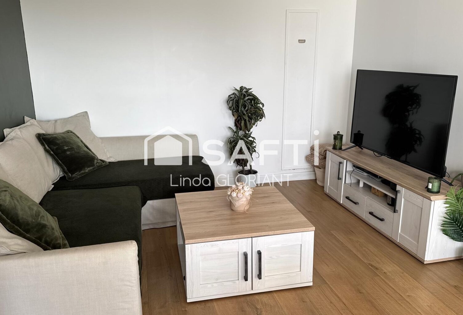 Maison familiale avec jardin et allée de garage — photo 1
