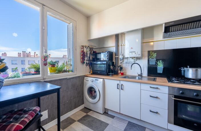 Appartement T4 de 66 m² avec vue dégagée et ascenseur — photo 4