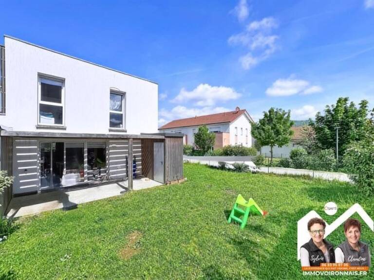 Maison de 2016, état neuf avec jardin et double garage — photo 1
